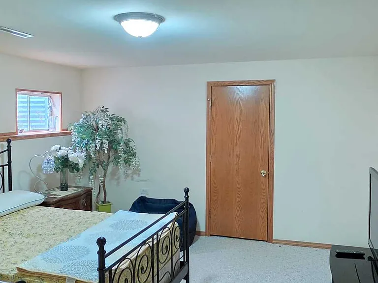 2416 Boxwood Ln — Photo 36