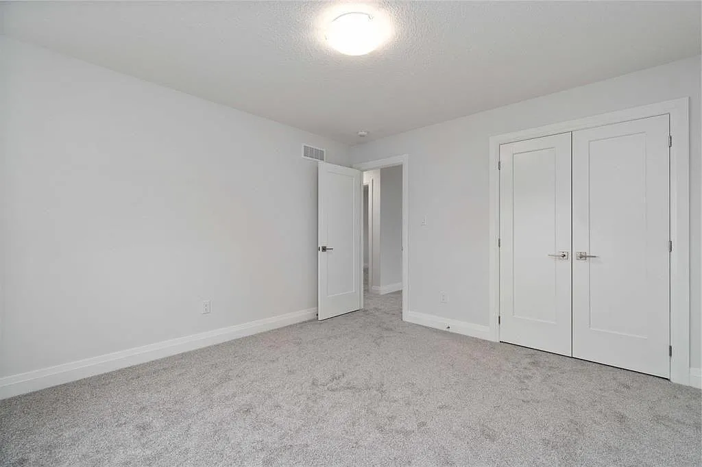 Studio, $850 — Photo 3
