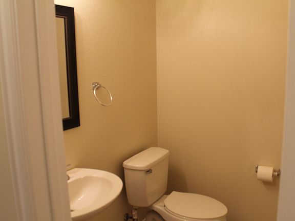 5th image of 2344 Kingsway Dr
