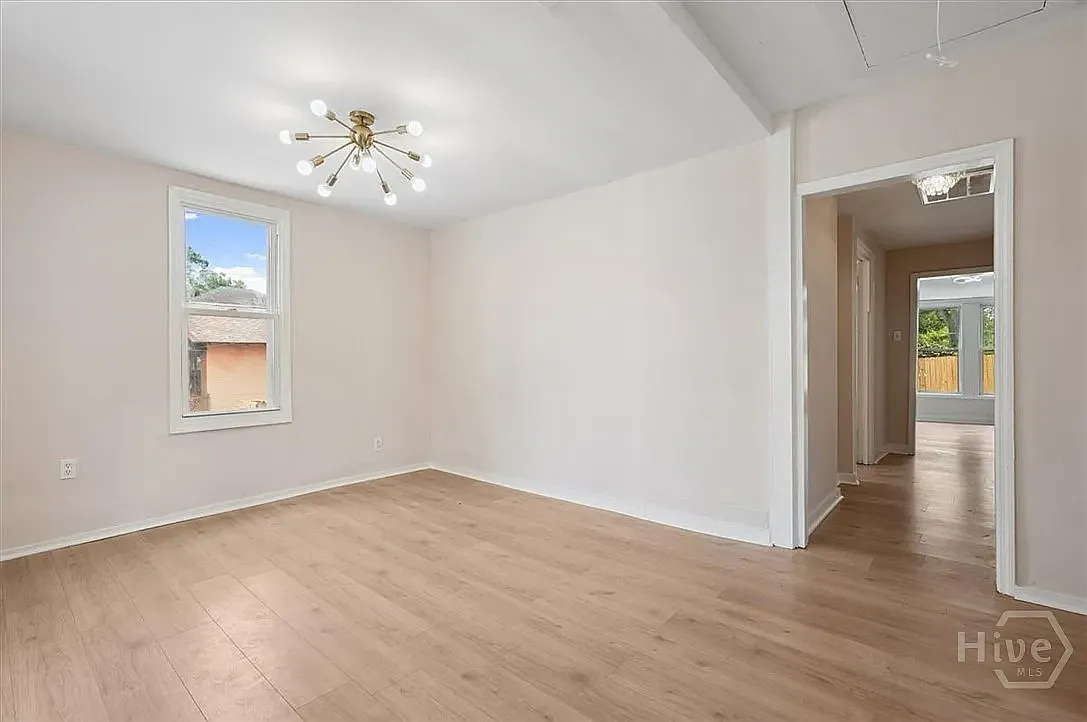 3 bed, 992 sqft, $1,500 — Photo 4