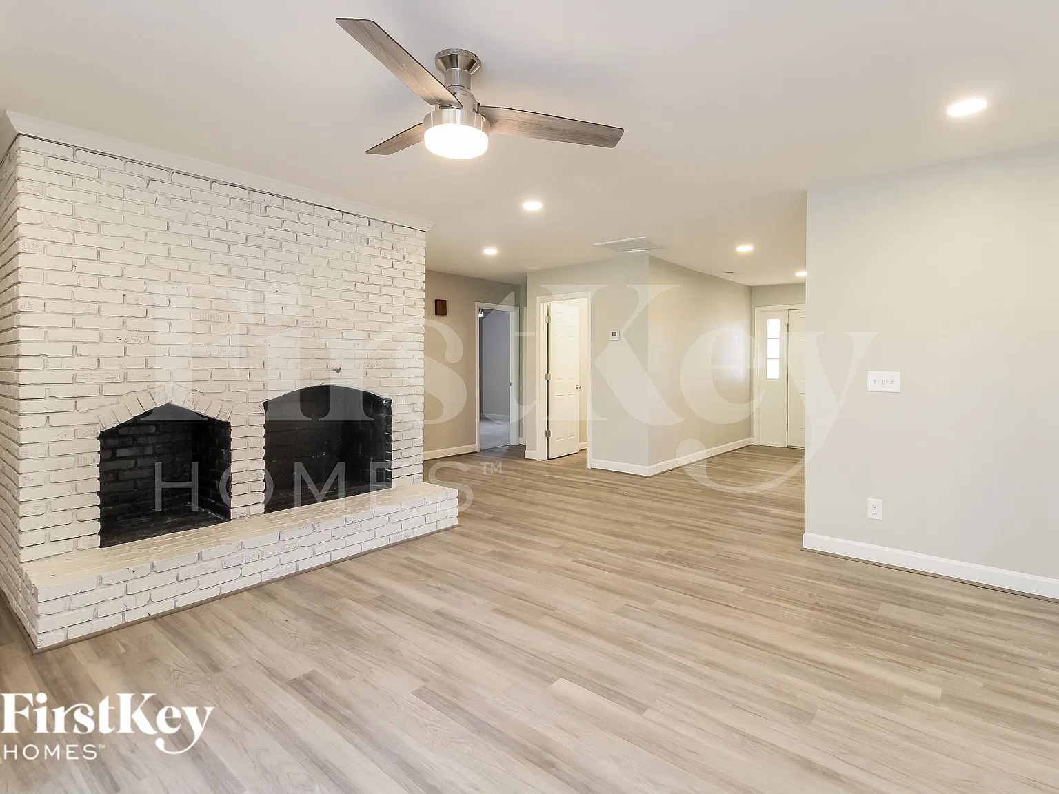 4 bed, 2.0 bath, 2616 sqft, $2,525 — Photo 3