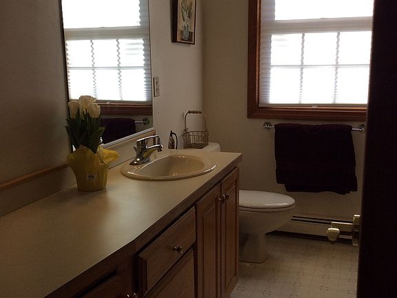Second floor full bath