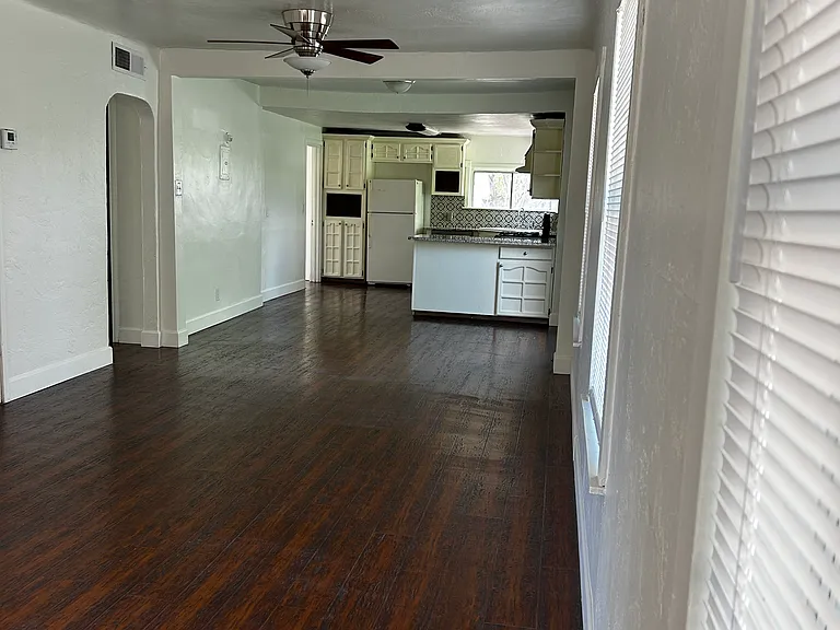 4406 La Luz Ave — Photo 6