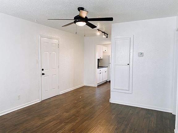 2nd image of 1722 N Lindsay Ave #10441293