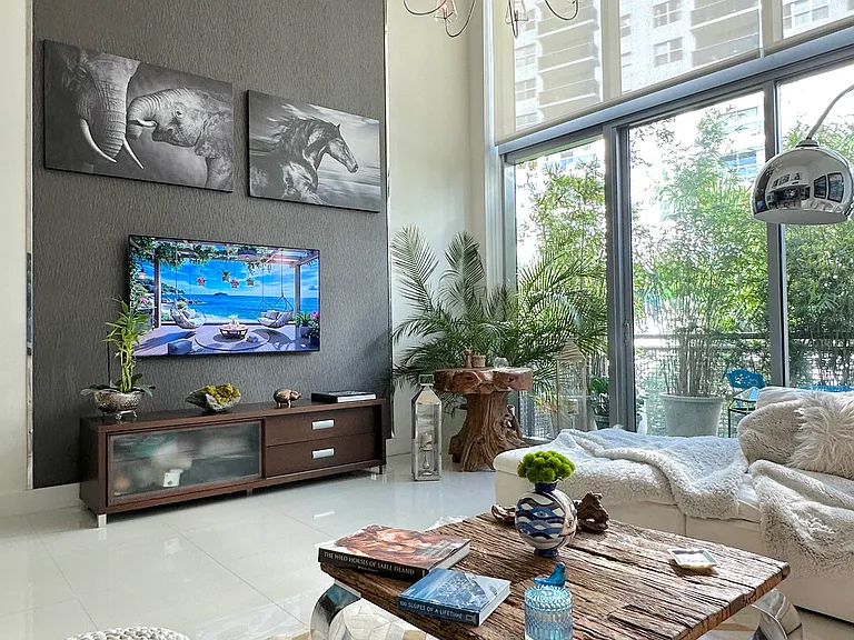 6000 Collins Ave #509 — Photo 1