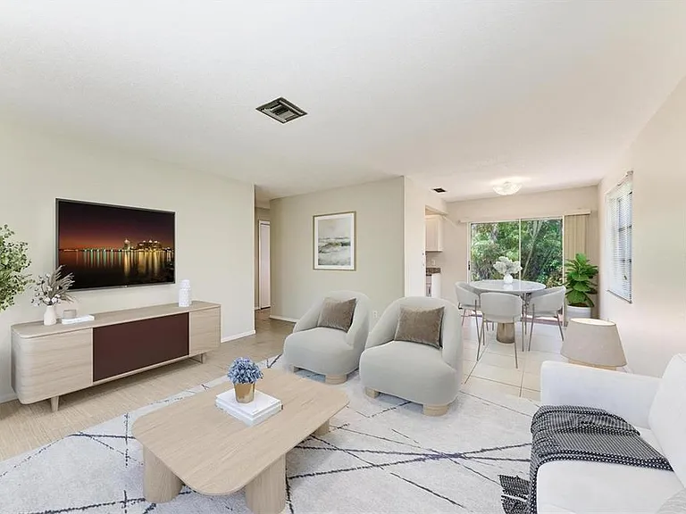 2121 Pueblo Cir #V-6 — Photo 4