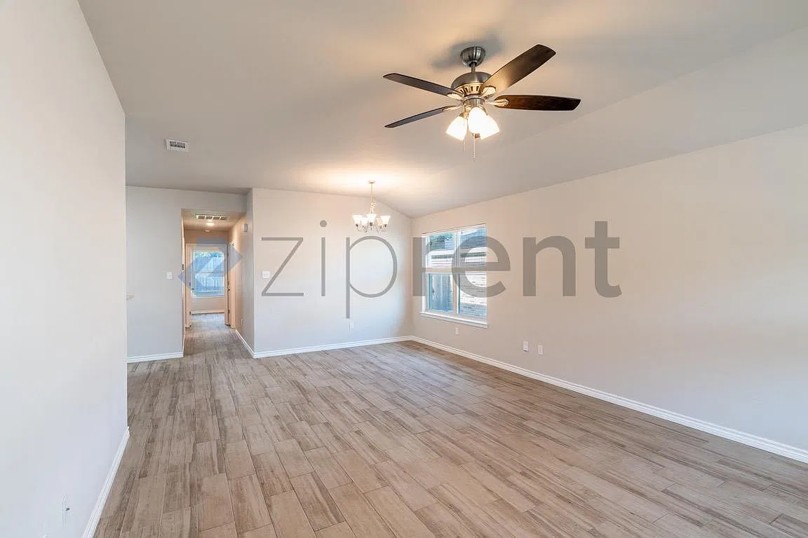 2 bed, 1150 sqft, $1,495 — Photo 2