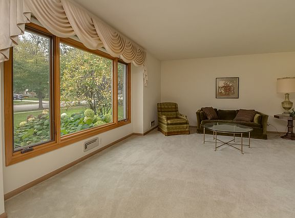 3rd image of 501 Palladium Dr W