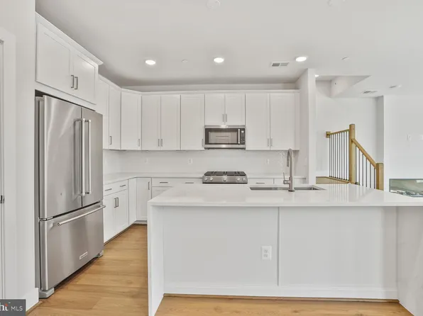 4977 Eisenhower Ave, Alexandria, VA 22304