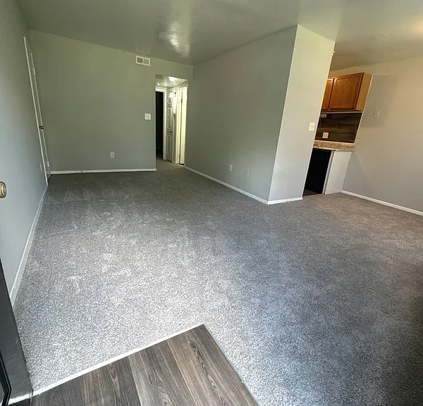 1229 Nelson St — Photo 1