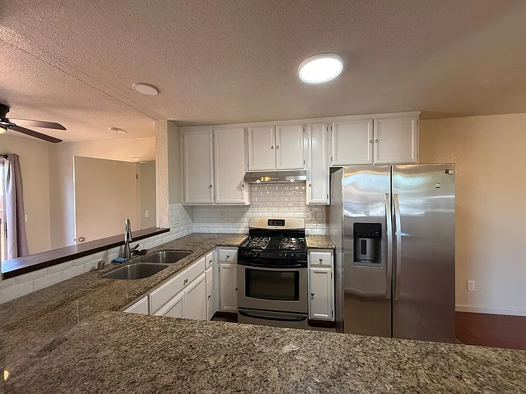 2054 Hyannis Cir — Photo 9
