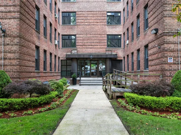 2251 Knapp Street image 1 of 11