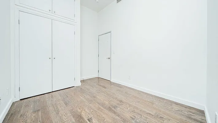 Rented by Nooklyn NYC LLC | media 52