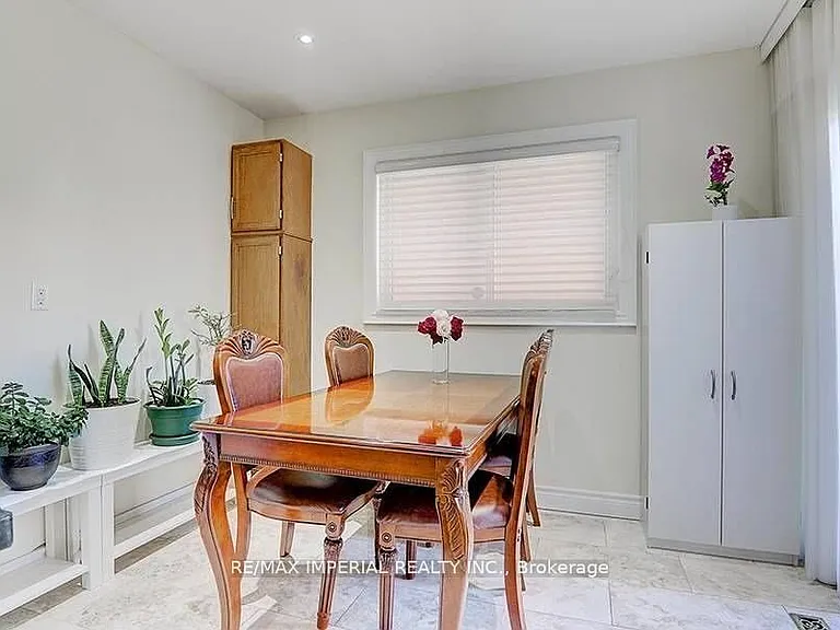 123 McCabe Cres — Photo 5