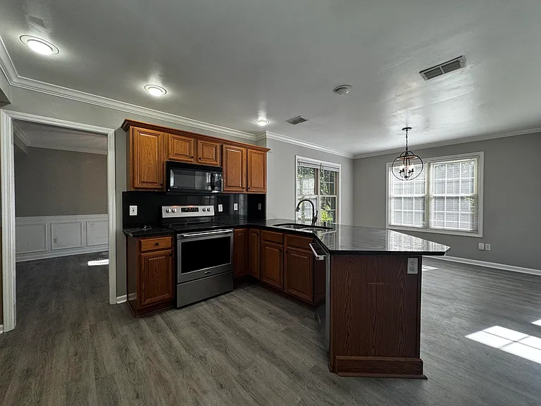 2224 Wilmington Ln — Photo 11