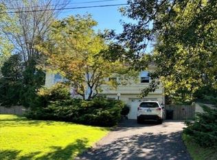 6 Ken Oaks Dr, Danbury, CT 06810