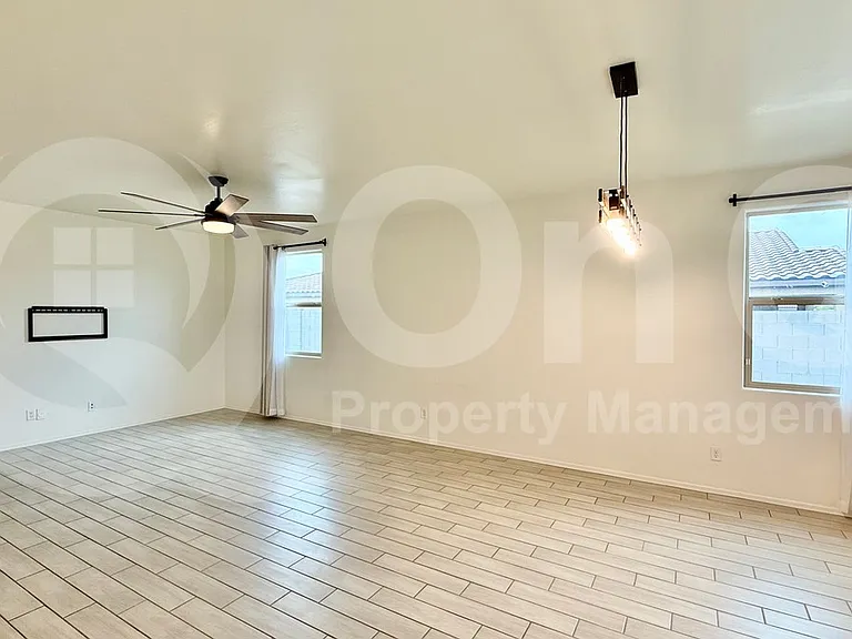 3403 W Pollack St — Photo 6