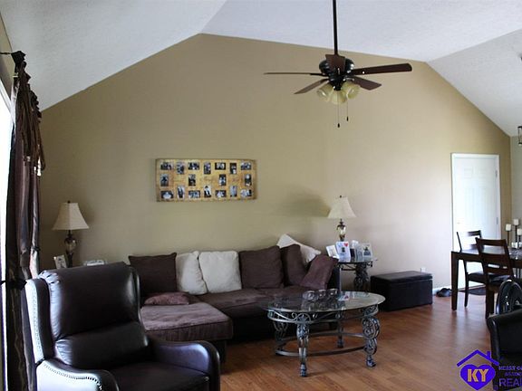 3rd image of 112 Julia Ln