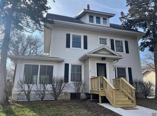 615 W 15th Ave, Emporia, KS 66801