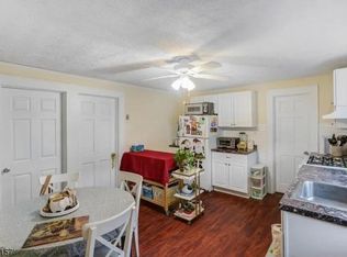 51 Church St #2R, Millburn, NJ 07041