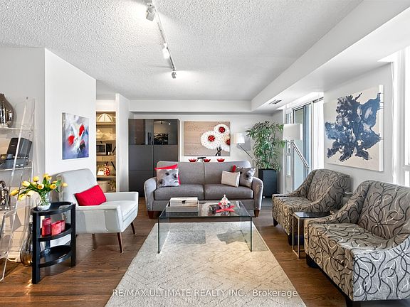 5th image of 8 Covington Rd #808