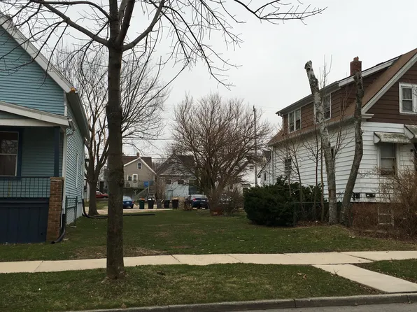 3749 E Squire Ave, Cudahy, WI 53110