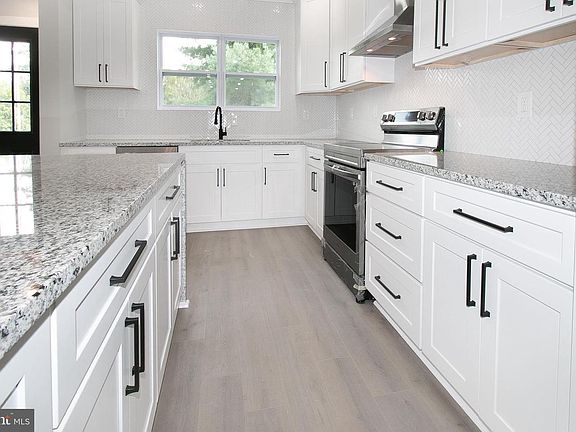 4th image of 3437 Liberty Gardens Rd