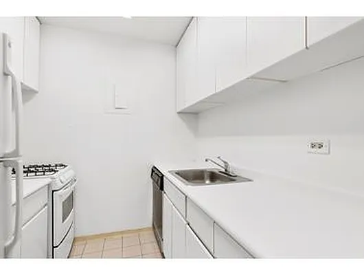 Rented by Douglas Elliman | media 4