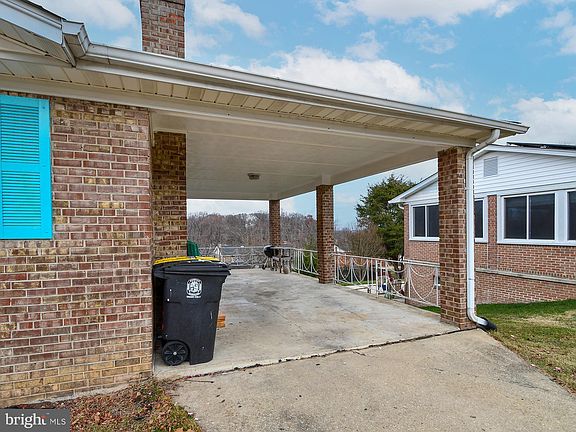 4th image of 8004 Daniel Dr