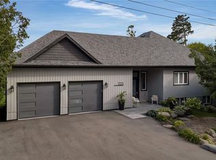 225 Lakeshore Rd W, Oro Medonte, ON L0L2E0