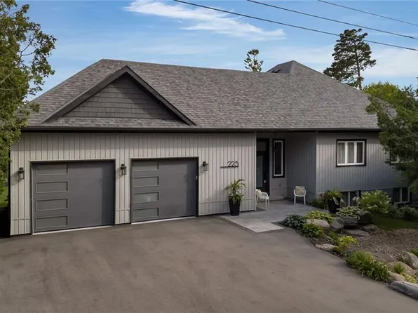 225 Lakeshore Rd W, Oro Medonte, ON L0L 2E0