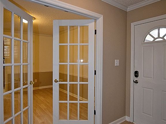 3rd image of 143 Paul Revere Dr