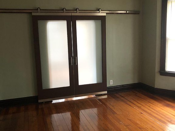 5th image of 9318 S Phillips Ave Unit 2