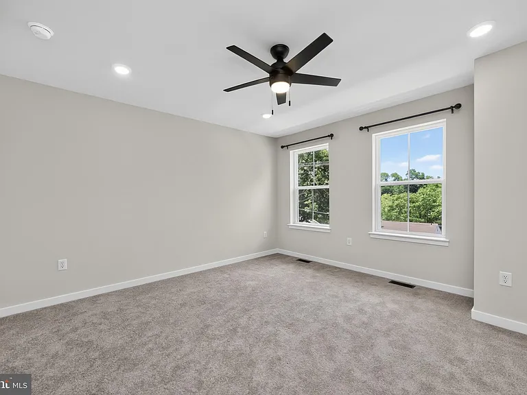 113 Abramo Victor Dr — Photo 16