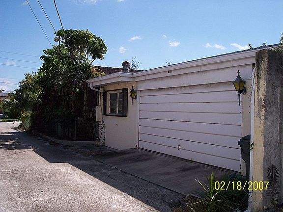 2-Car Garage on Alley