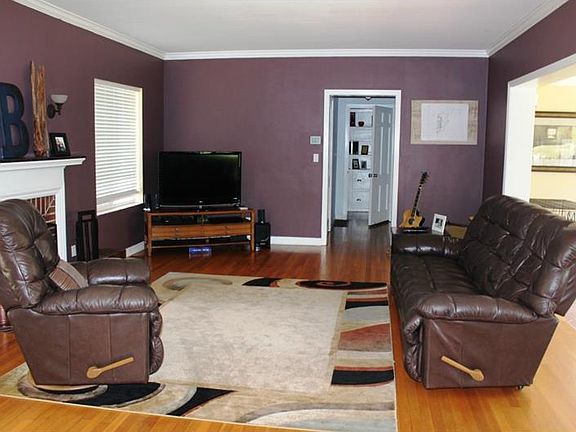 5th image of 381 E Minnehaha Ave