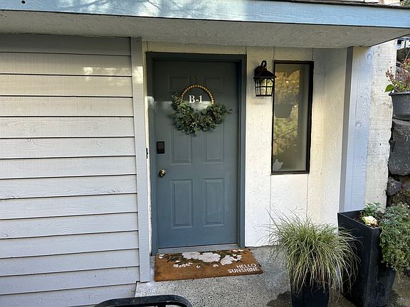 3rd image of 19230 15th Ave NE APT B1