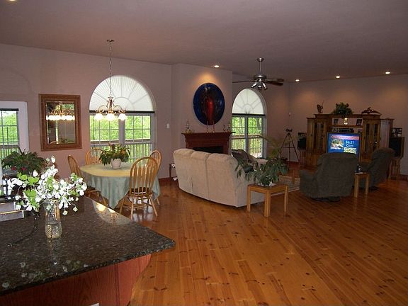4th image of 159 Krystal Valley Ct