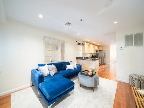 221 Clinton St APT 3R, Hoboken, NJ 07030