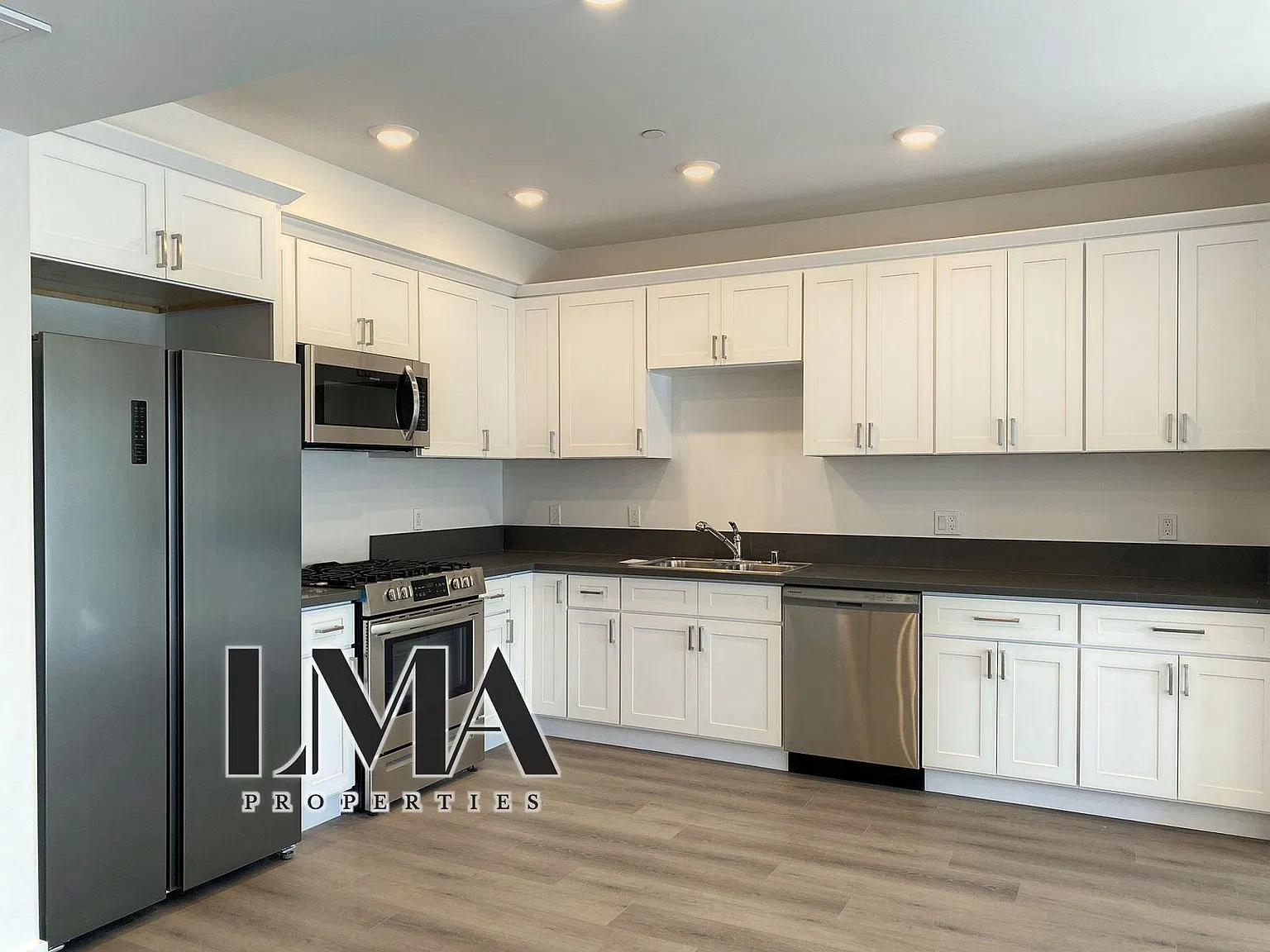 2 bed, 2.0 bath, 1100 sqft, $2,950 — Photo 1