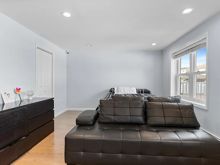 38 Woodcliff Ave — Photo 9