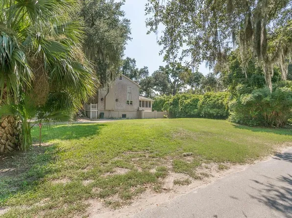 117 Hamilton St, Saint Simons Island, GA 31522