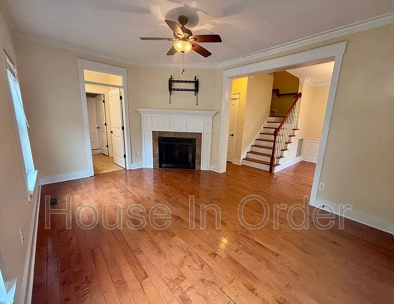 3 bed, 3.0 bath, $2,295 — Photo 4