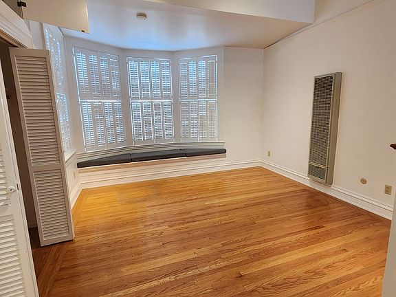 2nd image of 2694 Sacramento St #5