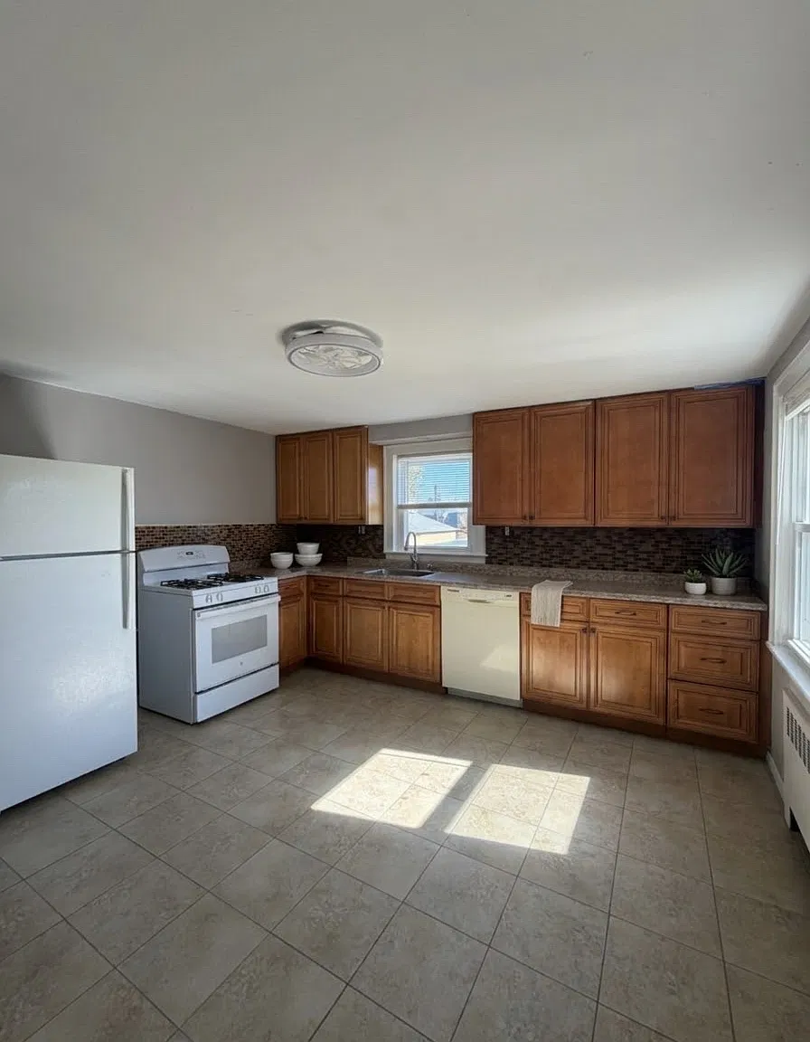 2 bed, $2,500 — Photo 1