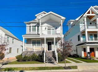5 S Knight Ave, Margate, NJ 08402