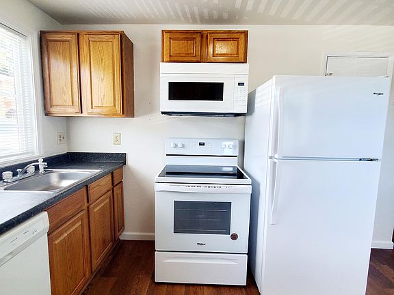 4th image of 2703 S 258th Pl #B