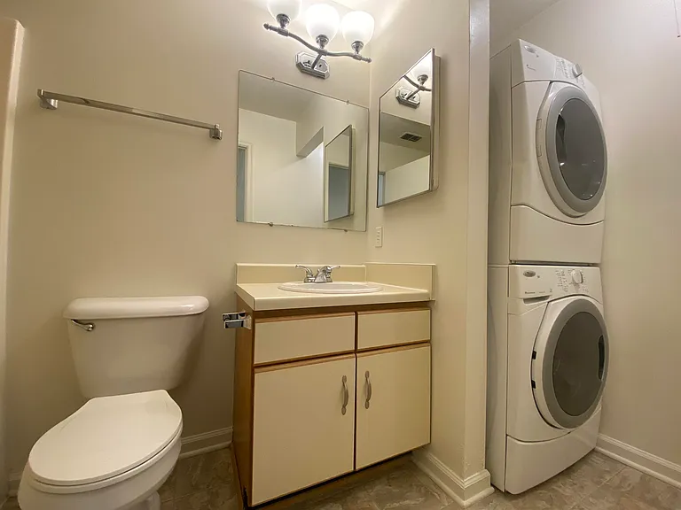 Princeton Circle West Apartments — Photo 98