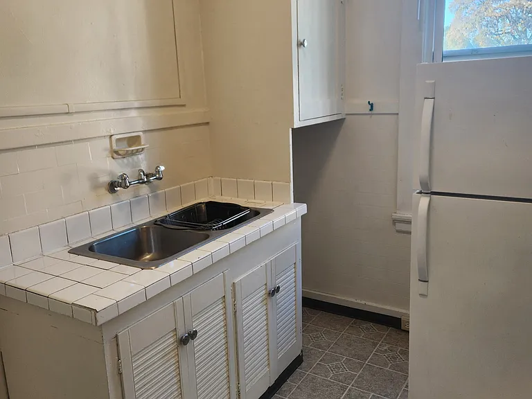 526 B St #H — Photo 8