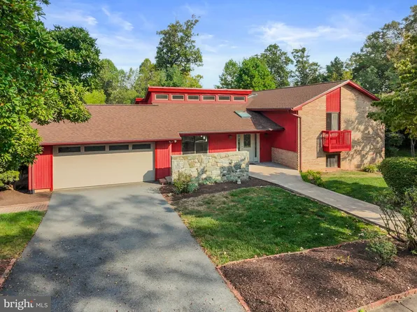 7808 Wendy Ridge Ln, Annandale, VA 22003